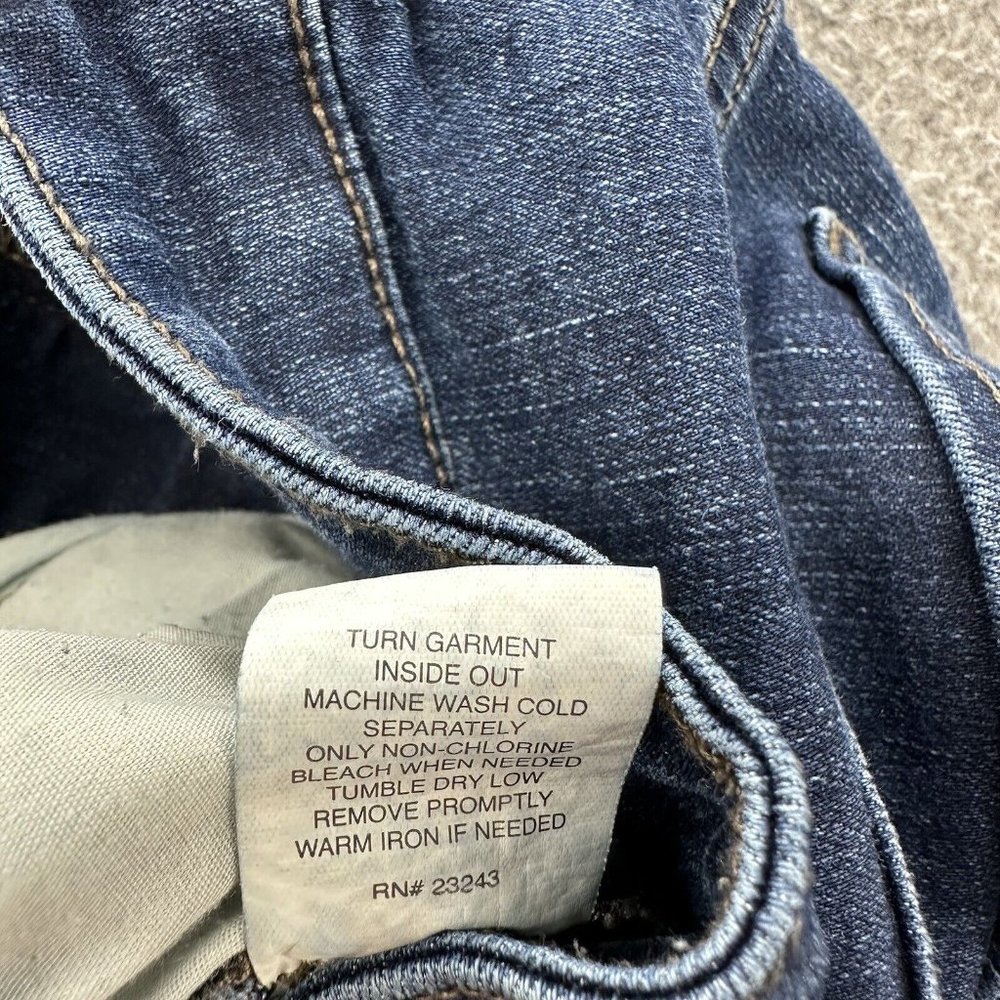 Soho Jeans Women's 2 Blue Denim Curvy Crop Jeans Size 2 - Picture 8 of 15